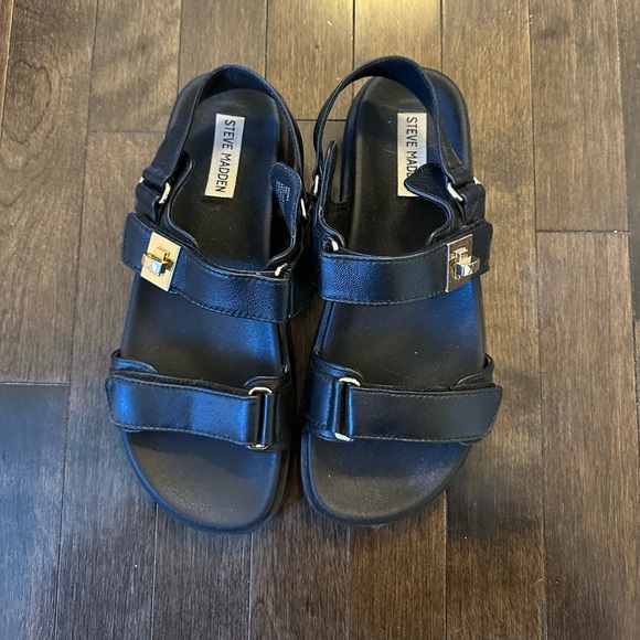 Steve Madden sandals - Picture 1 of 2